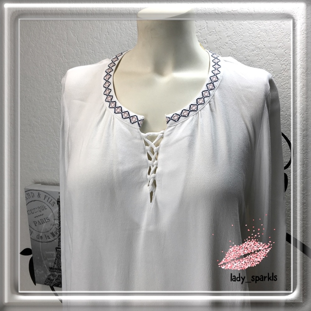 Democracy Top, embroidered long sleeve, white Lg